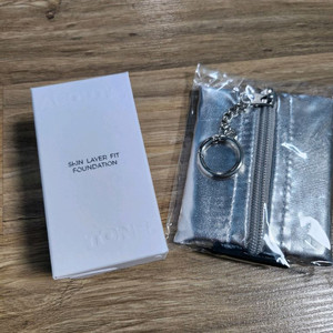 어바웃톤 스킨 레이어 핏 파운데이션 21 쿨라이트