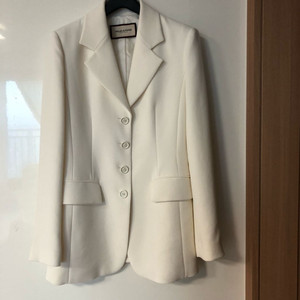 모조에스핀 20년 아이보리 자켓 슬림핏 66 출근룩 올드머니룩