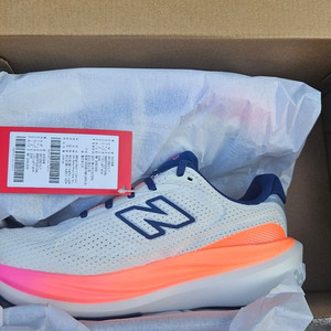 뉴발란스 1080 v15 235 여성용