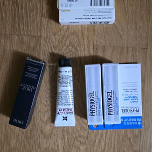 피지오겔,키엘,디올,립밤, 립스틱,어딕트 하이드레이팅 샤인립스틱 380 이미지