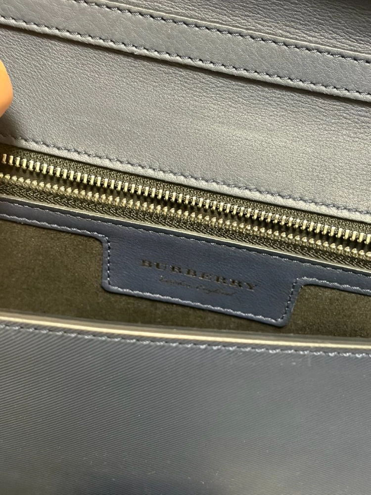 버버리 정품 브리프케이스 이미지
