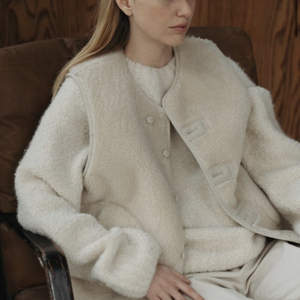 낫띵리튼 무스탕 조끼 베스트 아이보리