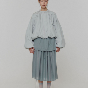 [새상품] 아모멘토 24ss 볼륨 점퍼 라이트그레이