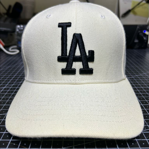 MLB LA다저스 모자 (2025 MLB 월드시리즈 우승했습니다) 아이보리색 볼캡 야구모자 판매합니다