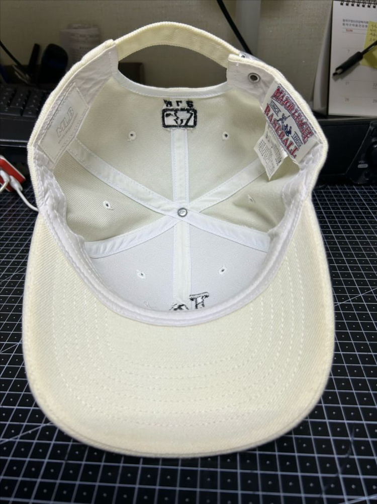 MLB LA다저스 모자 (2025 MLB 월드시리즈 우승했습니다) 아이보리색 볼캡 야구모자 판매합니다--1