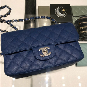 샤넬 클래식 뉴미니 캐비어 블루 은장