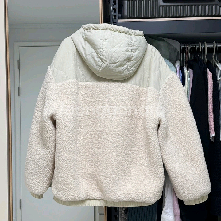 에잇세컨즈 뽀글이 후드 자켓 S--3