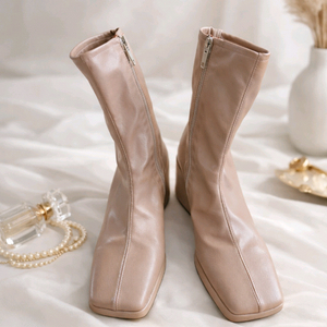 베이지 앵클부츠 / 미들굽. 245