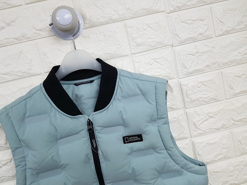 내셔널지오그래픽 슬림 패딩 조끼 점퍼 키즈140 (11세)미착용--1