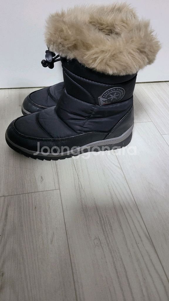Borts 패딩 부츠 210mm입니다아동 방수 털부츠 , 밑바닥 스노우미끄럼방지도되어있어요- 털 안감으로 따뜻--2