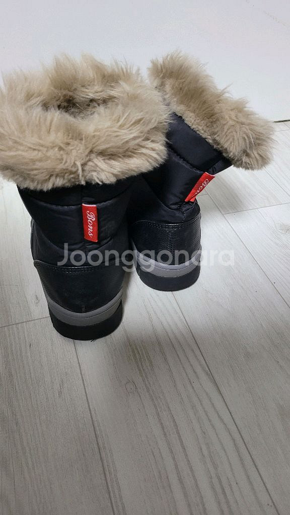 Borts 패딩 부츠 210mm입니다아동 방수 털부츠 , 밑바닥 스노우미끄럼방지도되어있어요- 털 안감으로 따뜻--4
