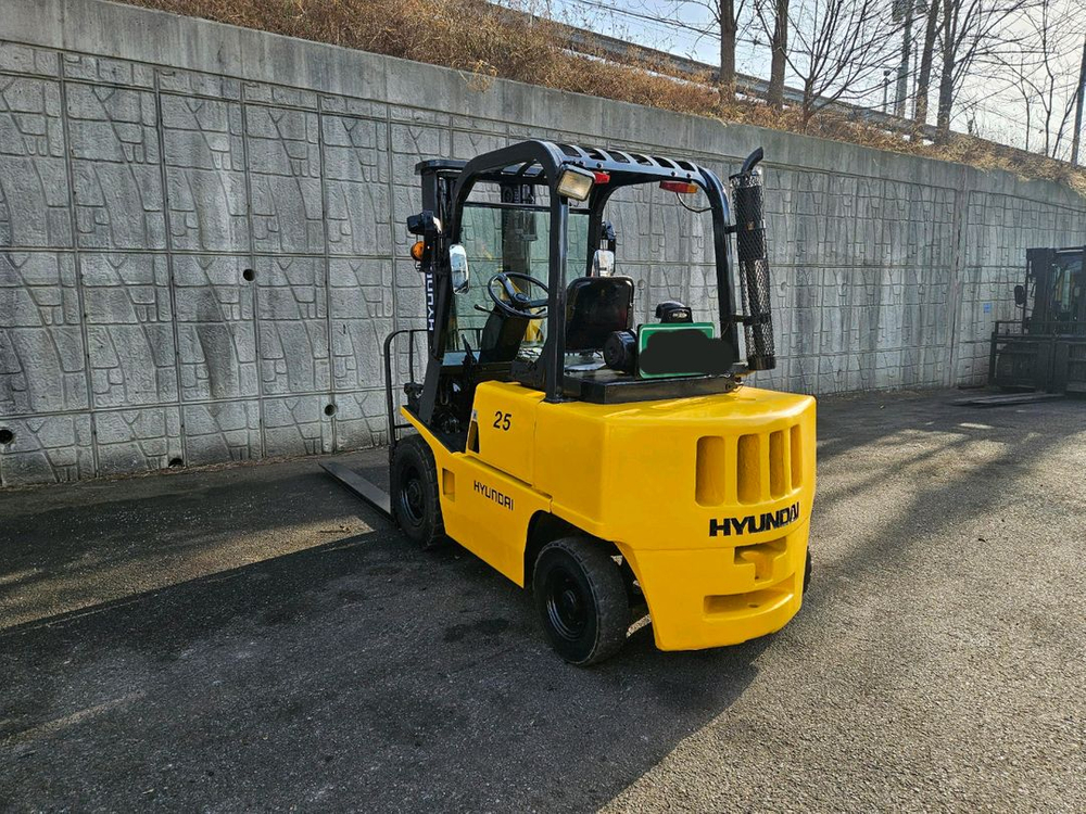 (중고지게차) 현대 PF25D 디젤 2.5톤 지게차--4