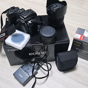 캐논 EOS R7 미러리스 카메라 이미지