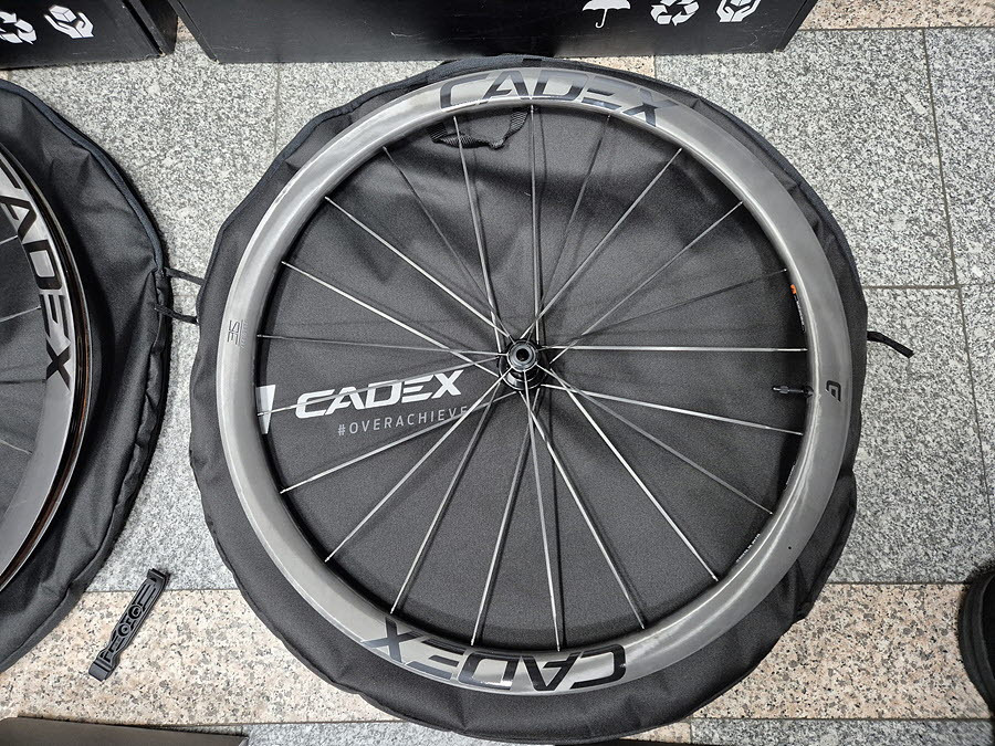 *미사용품*케이덱스 36 튜블리스 디스크 카본 휠셋--5