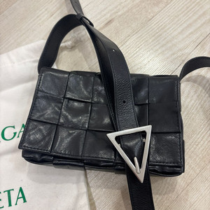 보테가베네타 스몰 카세트백