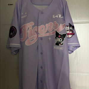 기아타이거즈 쿠로미 콜라보 유니폼 이미지