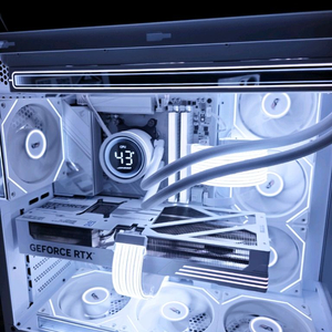 라이젠7 9800X3D 5070TI 화이트신품PC