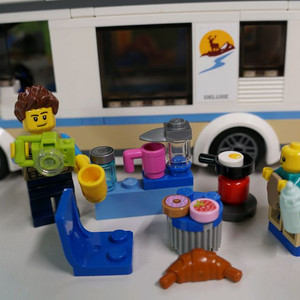 레고 캠핑카 60283 시티 휴가용 캠핑밴 (중고품)