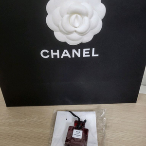 정품) 샤넬 넘버5 레드 키링 백참 (코스메틱)