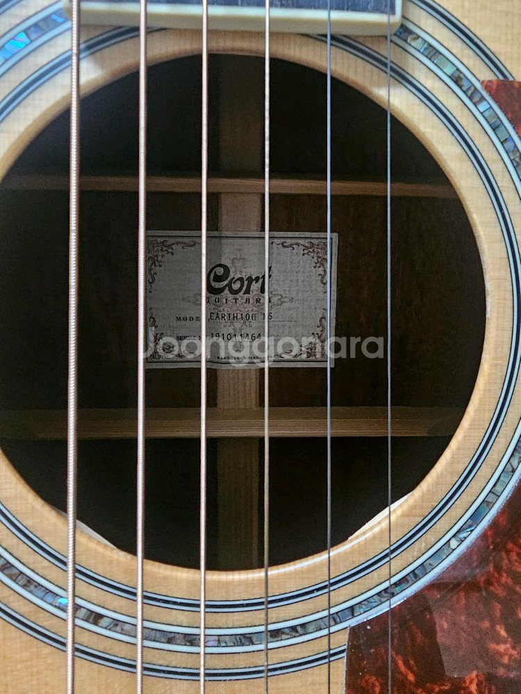 콜트 어스100 탑솔리드 통기타 팝니다.--6