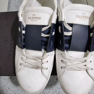 발렌티노 풀박스 42.5사이즈