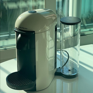 네스프레소 버츄오 커피머신 이미지