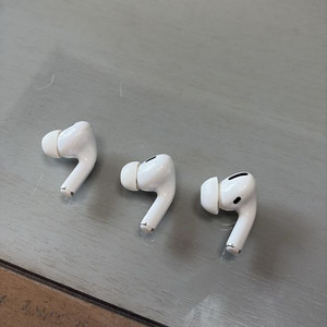 에어팟 프로 1,2 오른쪽 유닛 판매합니다 이미지