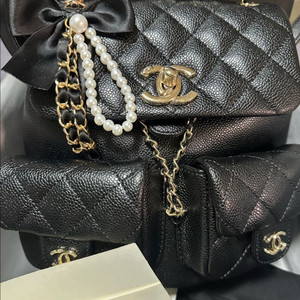 샤넬 듀마 백팩 미듐 캐비어 거의 새거