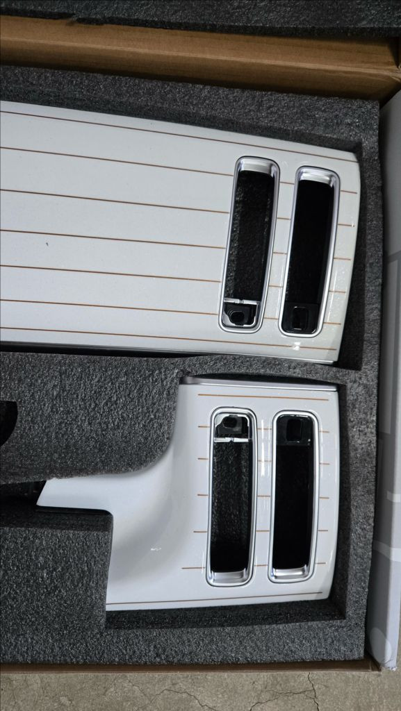 벤츠 W223숏바디용 화이트 피아노트림 신품 저렴히 팝니다--3