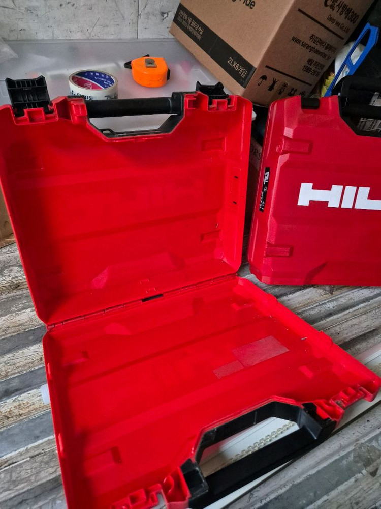 힐티 공구박스--1