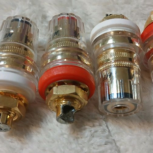 앰프나 스피커 고급형 단자 팔아요