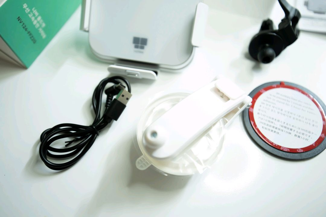 차량용 나비 무드등 폴드 무선 고속 충전기 거치대 팝니다. 이미지