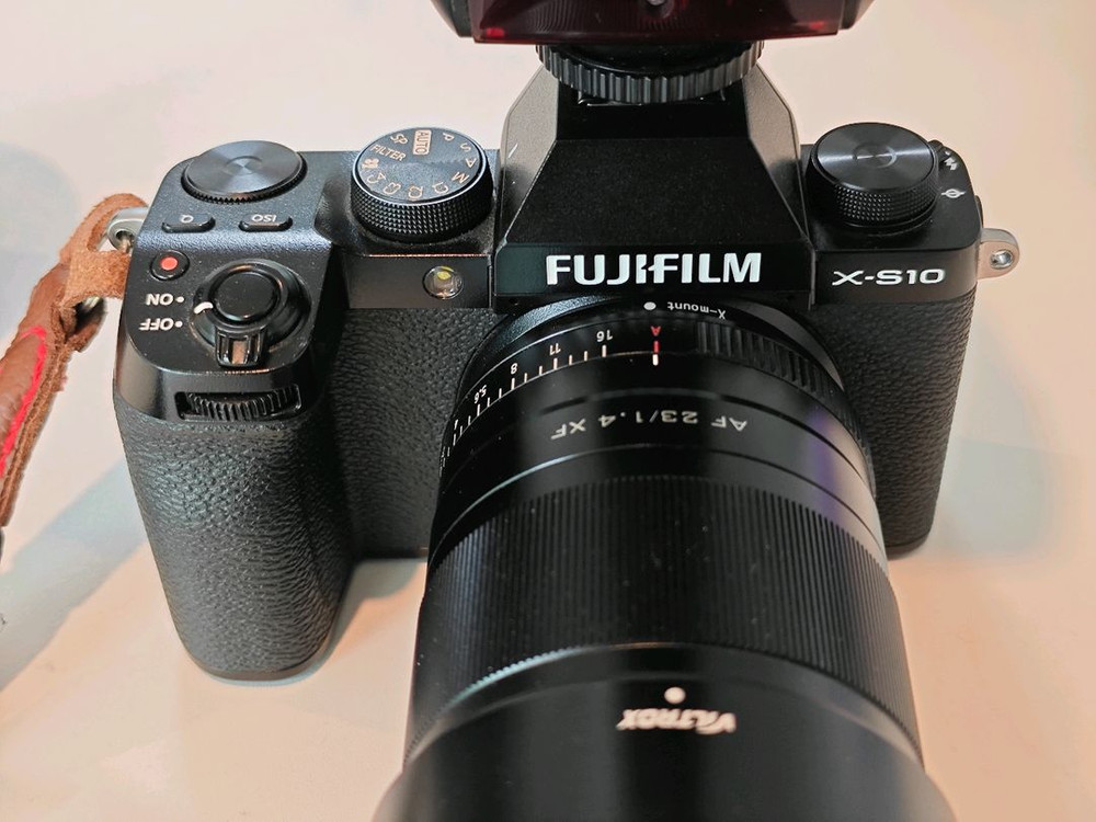 후지필름 x-s10 / viltrox 27.4 / 56.4 / 고독스 플래쉬 이미지