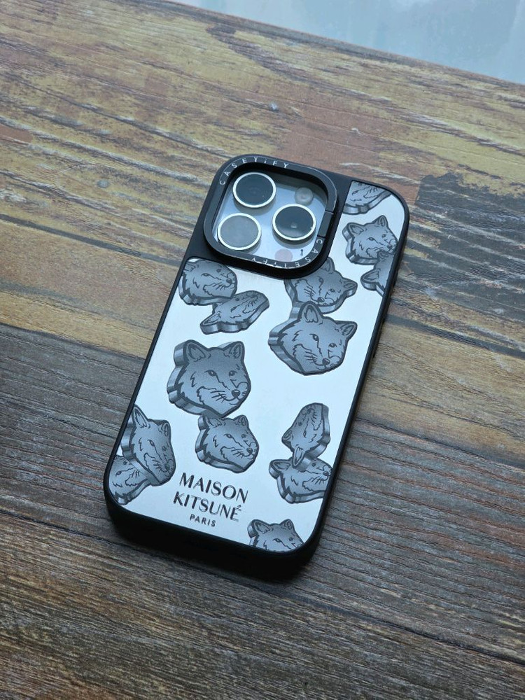 케이스티파이x메종키츠네 맥세이프 미러케이스 아이폰 15프로용 판매합니다--3