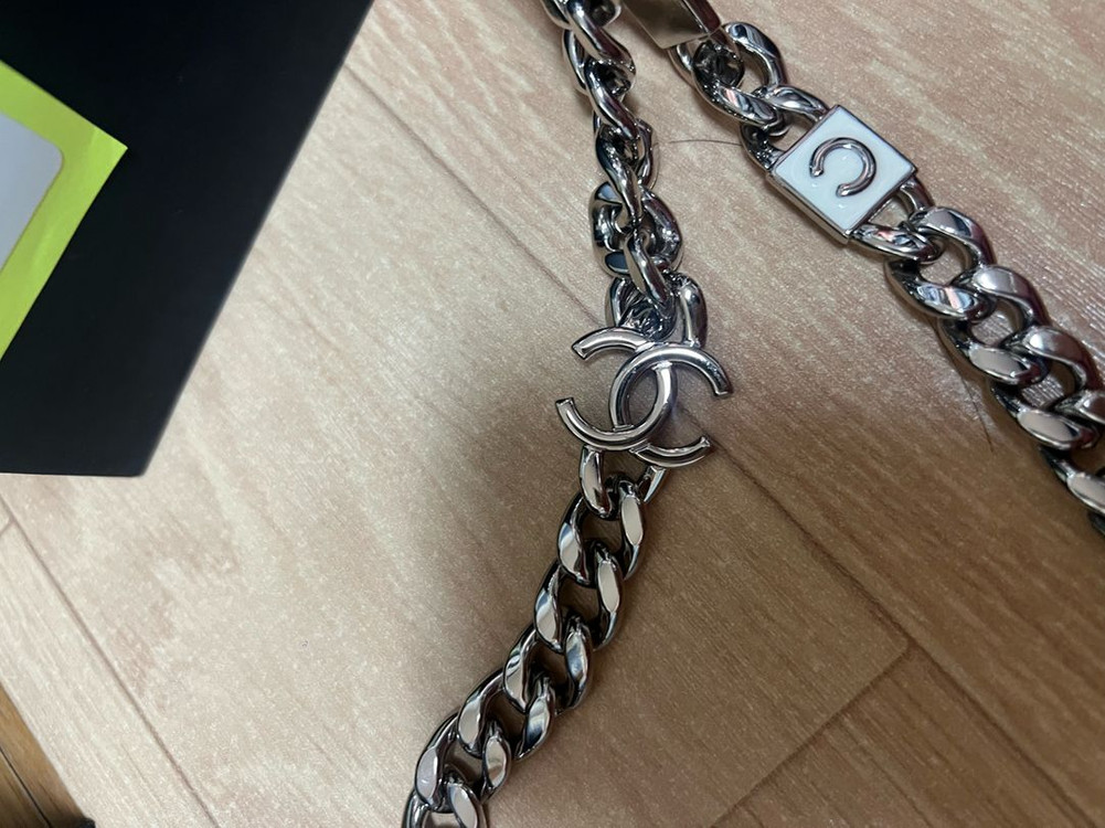 샤넬 화이트 캐비어 베니티 이미지