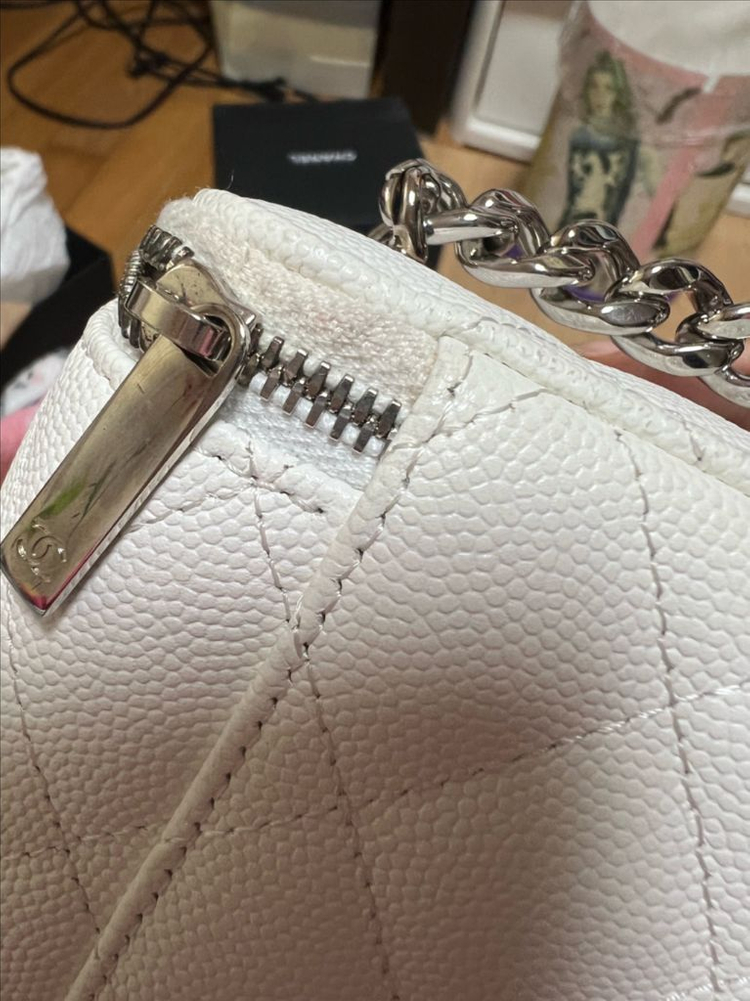 샤넬 화이트 캐비어 베니티 이미지