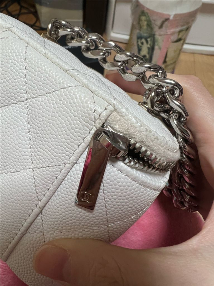 샤넬 화이트 캐비어 베니티 이미지