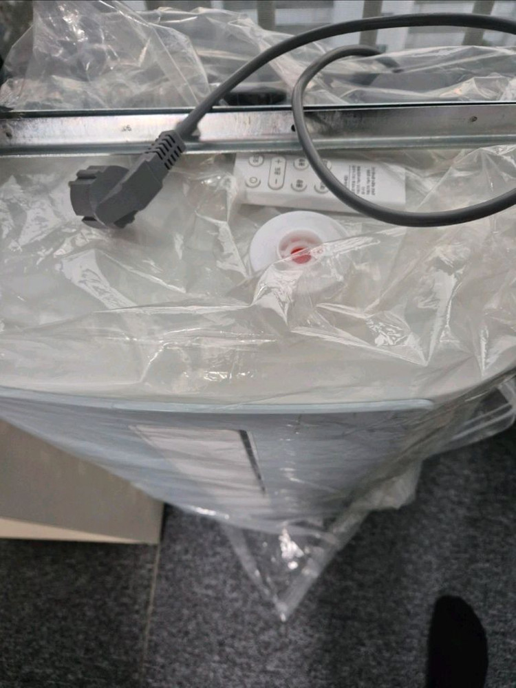 삼성 윈도우핏 창문형 에어컨 AW05A5171BZA 이미지