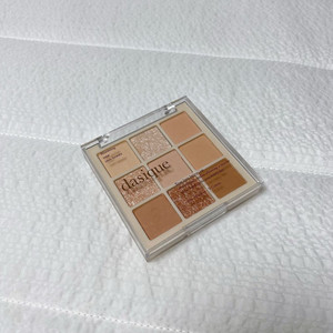 데이지크 아이섀도 팔레트 밀크라떼