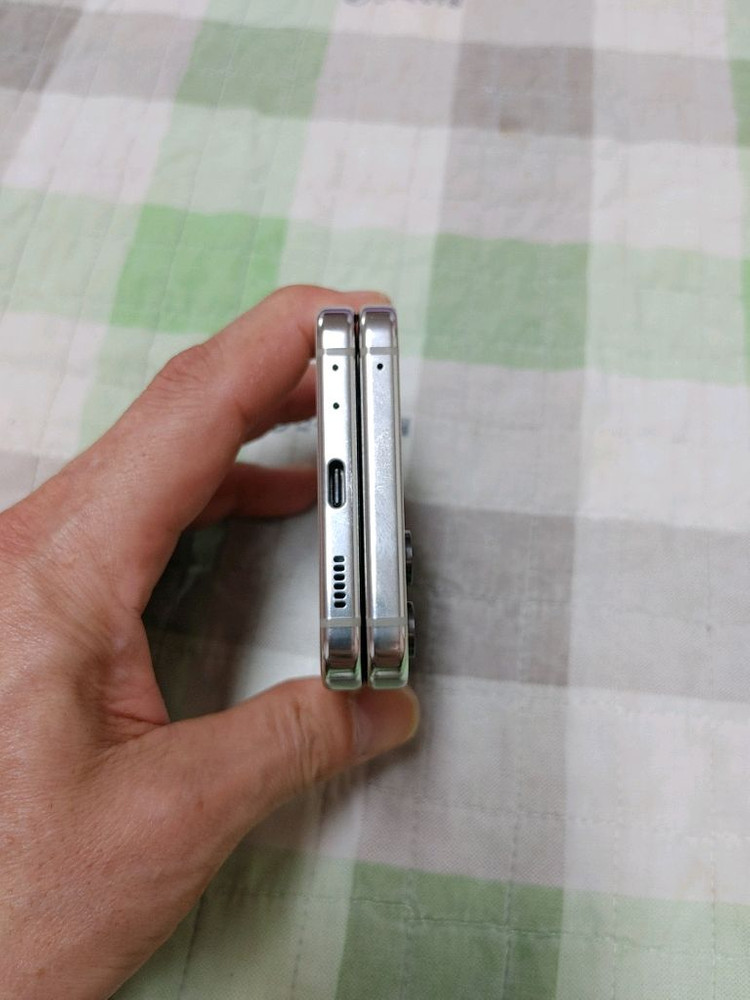 A급 ㅡ Z플립5 256GB--4