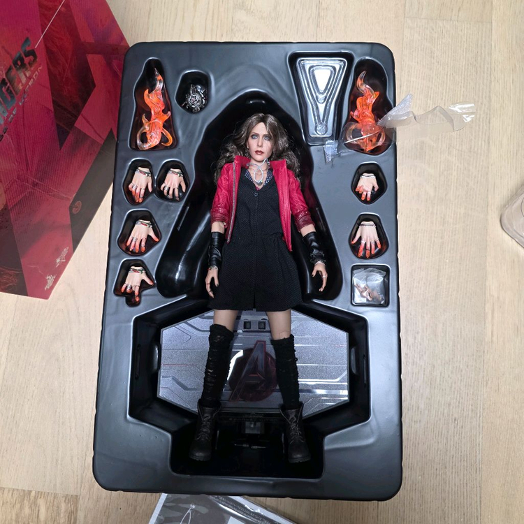 핫토이 AOU라인 8체 일괄 판매합니다. (울트론 마크1, 블랙위도우, 호크아이, 비전 등 AOU라인)--5