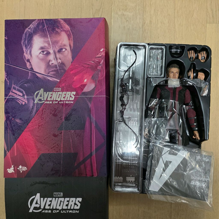 핫토이 AOU라인 8체 일괄 판매합니다. (울트론 마크1, 블랙위도우, 호크아이, 비전 등 AOU라인)--8