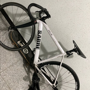 사브레 루이지노 픽시 팔아요 이미지