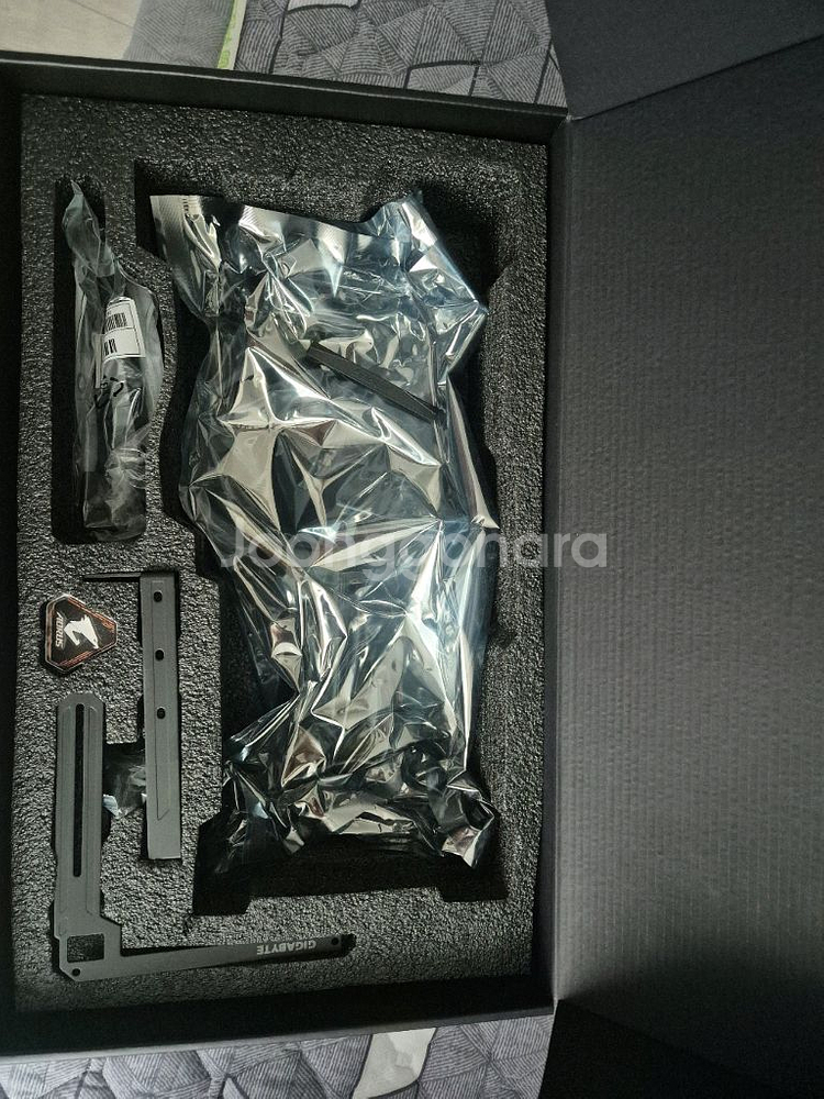 RTX 4070 SUPER 어로스마스터--4