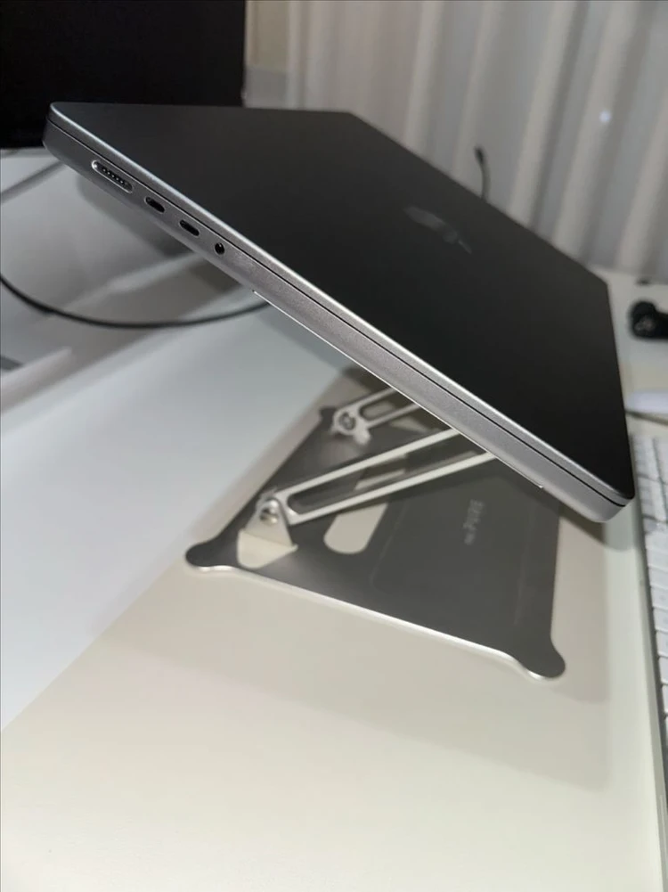 맥북 프로 16인치 m1 pro 이미지