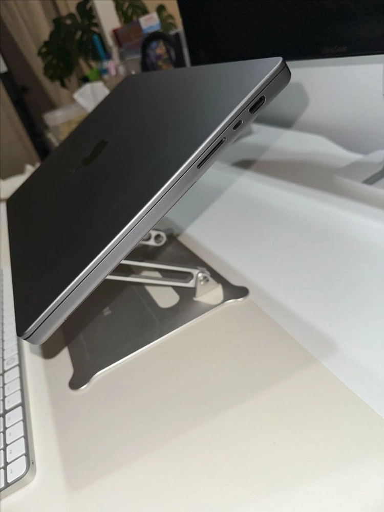 맥북 프로 16인치 m1 pro 이미지