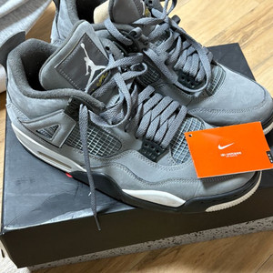 나이키 에어조던4 레트로 그레이 이미지