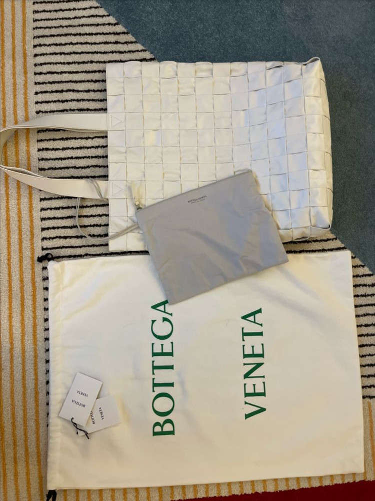 (새상품)보테가베네타 인트레치아토 토트백--2