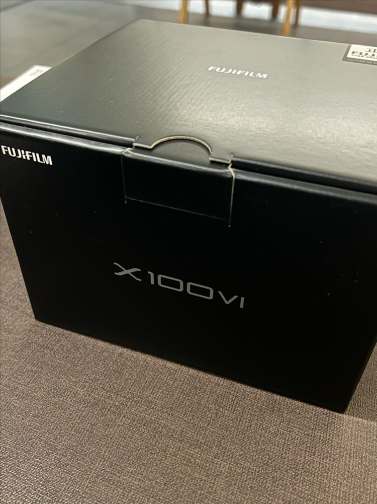 후지필름 X100VI 실버 새상품 미개봉 이미지
