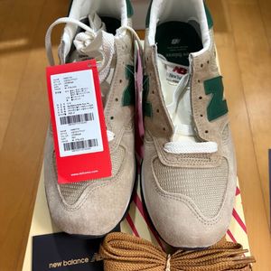 뉴발란스(NB) USA 한정판 M990TG1(베이지) 280mm 미사용 새제품 판매합니다.